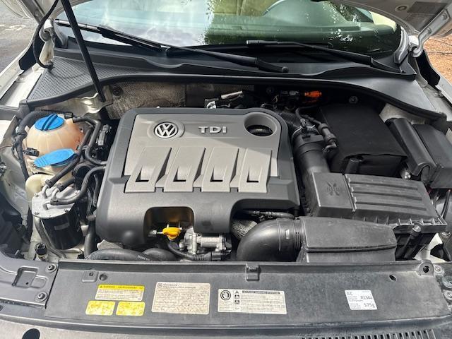 Volkswagen Passat 2.0L TDI SE AT 2014