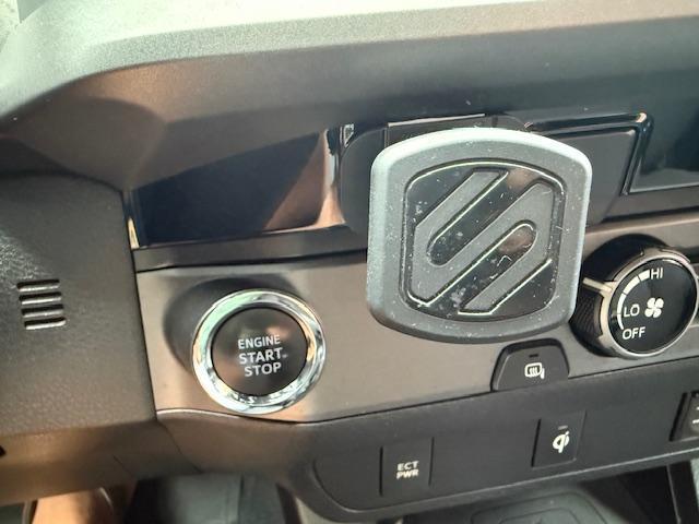 Toyota Tacoma SR5 Double Cab Long Bed V6 6AT 2WD 2016