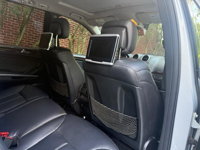 Mercedes-Benz GL-Class GL450 4MATIC 2011