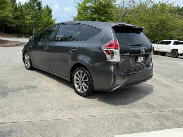 Toyota Prius V Five 2016