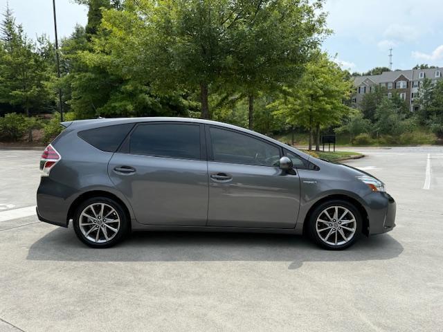 Toyota Prius V Five 2016