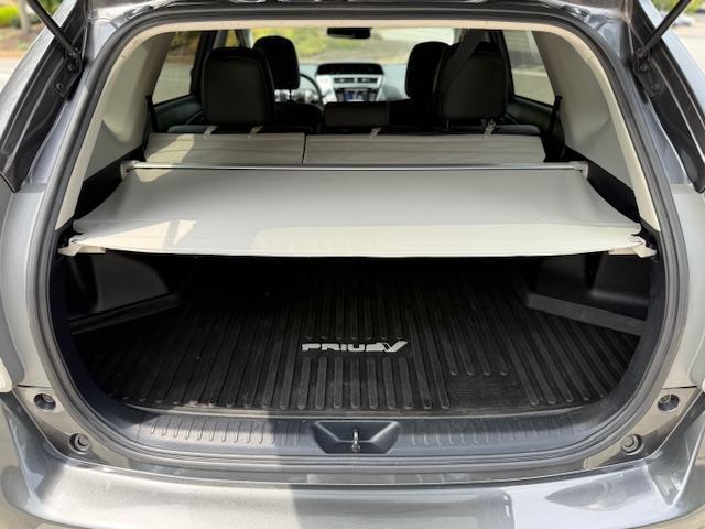 Toyota Prius V Five 2016