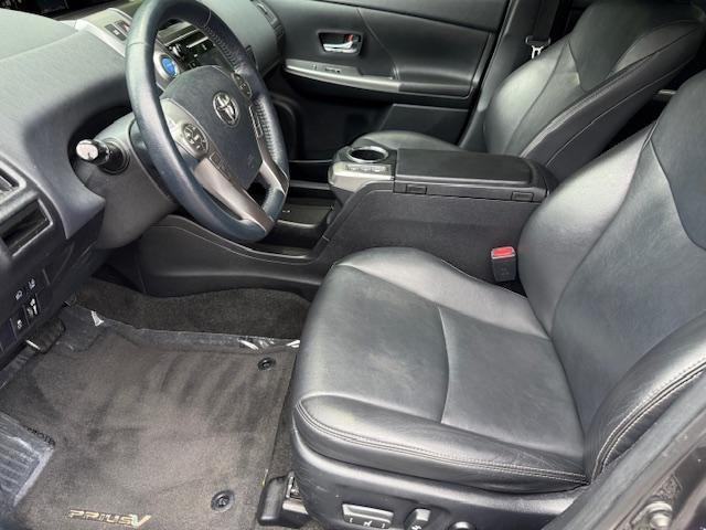 Toyota Prius V Five 2016