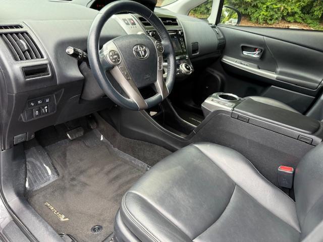 Toyota Prius V Five 2016