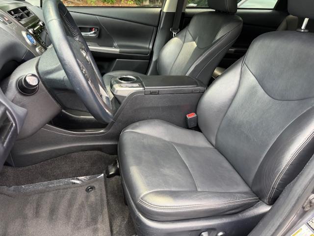 Toyota Prius V Five 2016