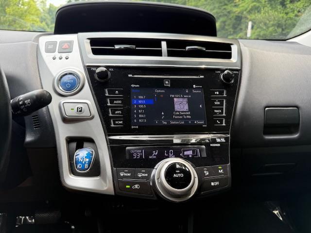Toyota Prius V Five 2016
