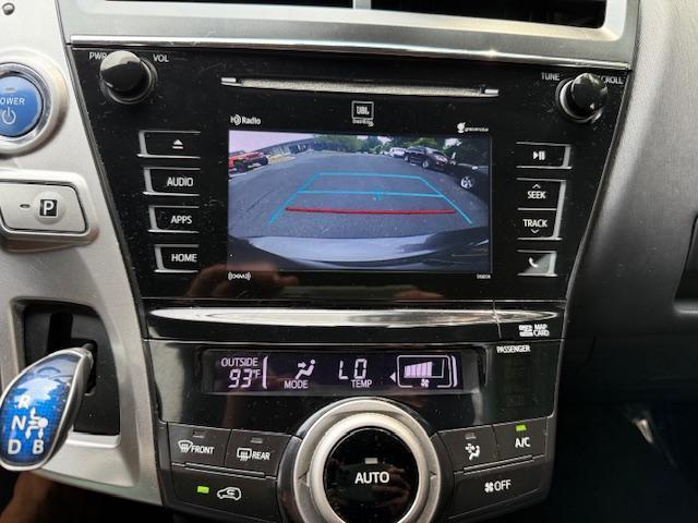 Toyota Prius V Five 2016