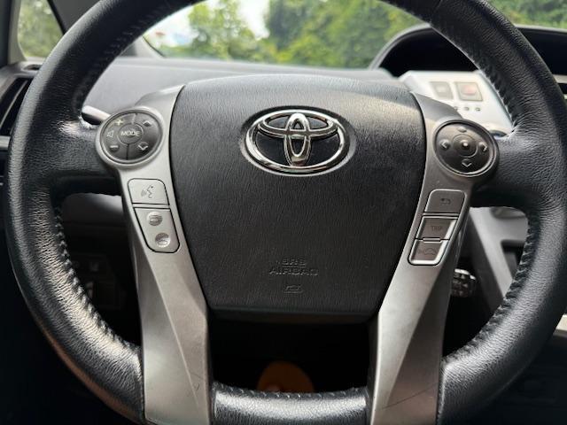 Toyota Prius V Five 2016