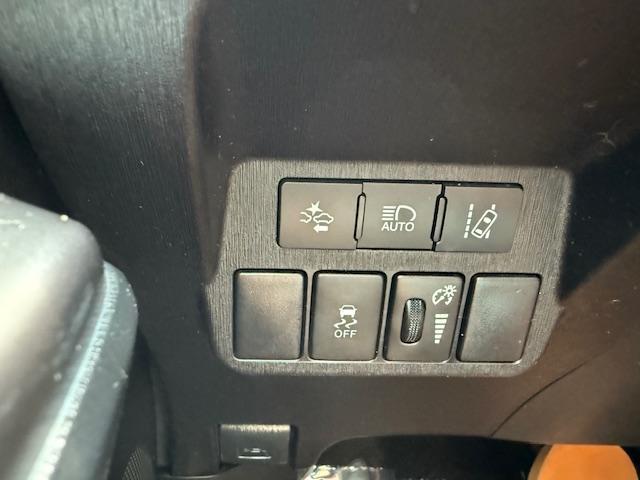 Toyota Prius V Five 2016