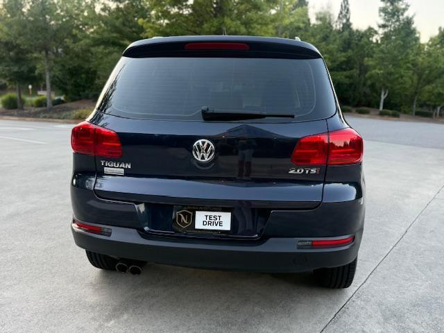 Volkswagen Tiguan SE 2016
