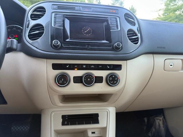 Volkswagen Tiguan SE 2016