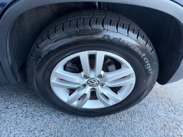 Volkswagen Tiguan SE 2016