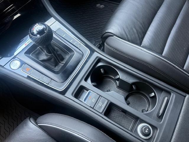 Volkswagen Golf R DCS and Navigation 6M 2018