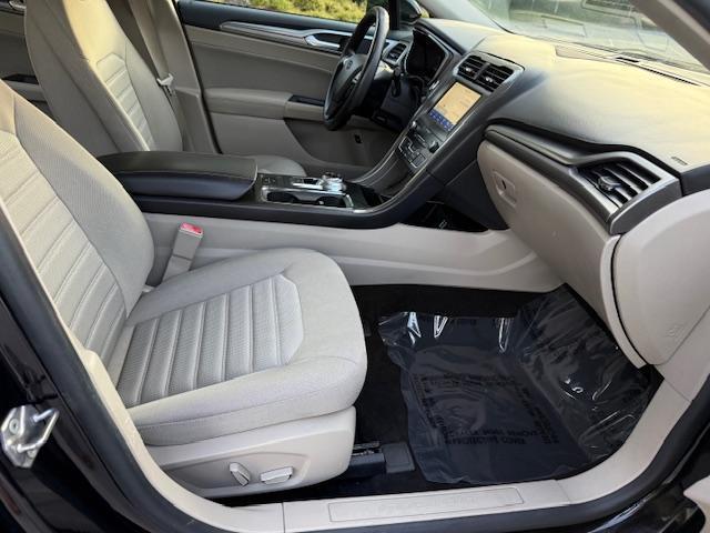 Ford Fusion Hybrid SE 2019