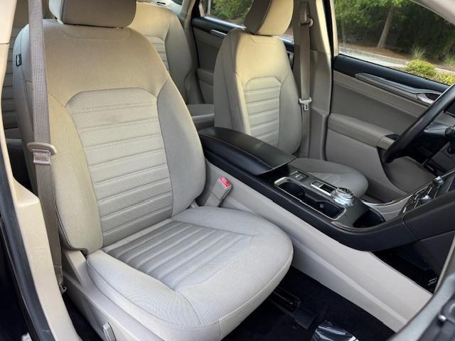 Ford Fusion Hybrid SE 2019