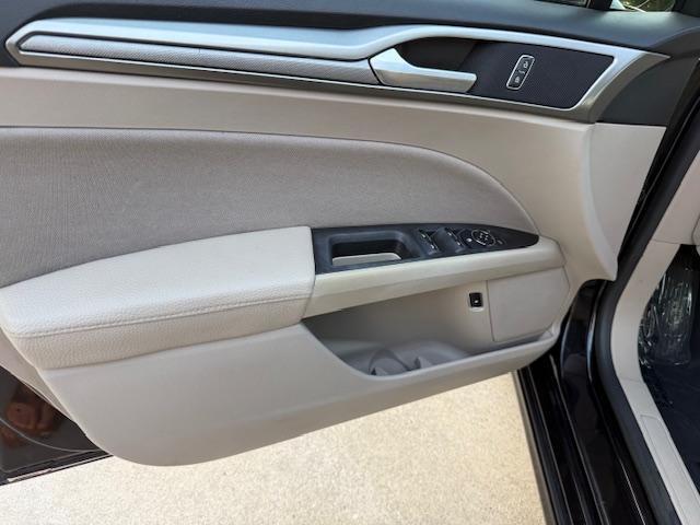 Ford Fusion Hybrid SE 2019