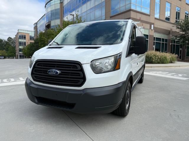 Ford Transit 150 Van Low Roof 60/40 Pass. 130-in. WB 2018
