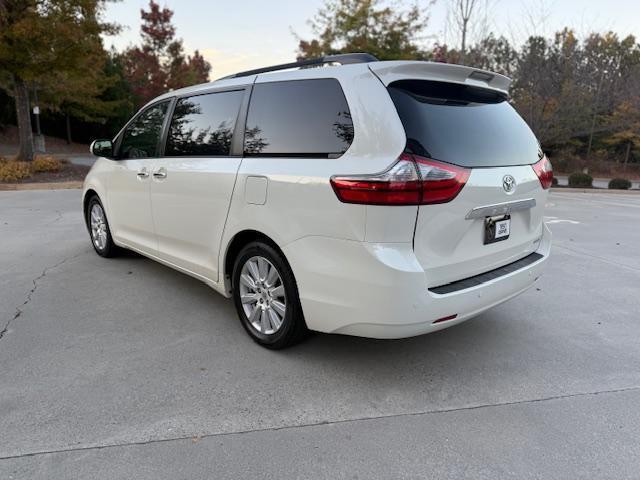 Toyota Sienna Limited Premium 7-Passenger 2017