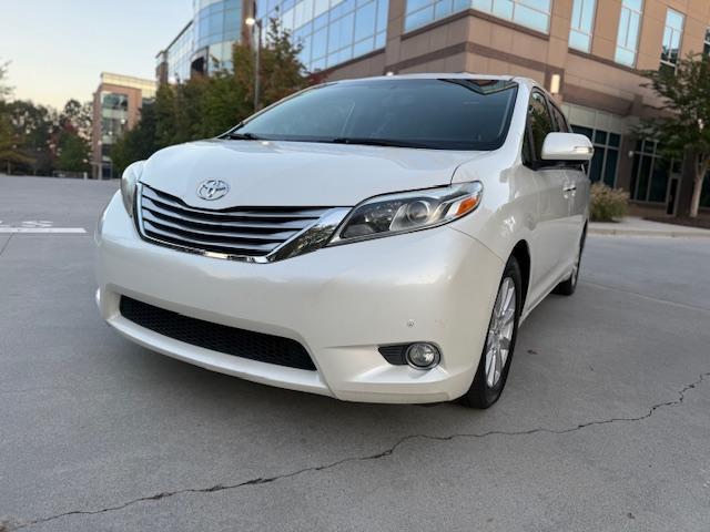Toyota Sienna Limited Premium 7-Passenger 2017