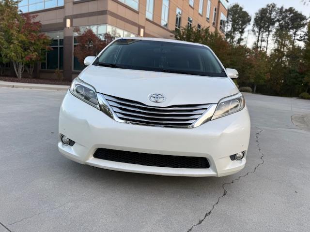 Toyota Sienna Limited Premium 7-Passenger 2017