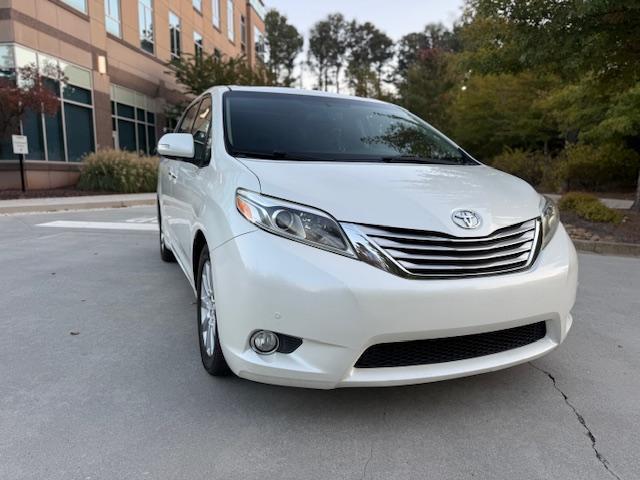 Toyota Sienna Limited Premium 7-Passenger 2017