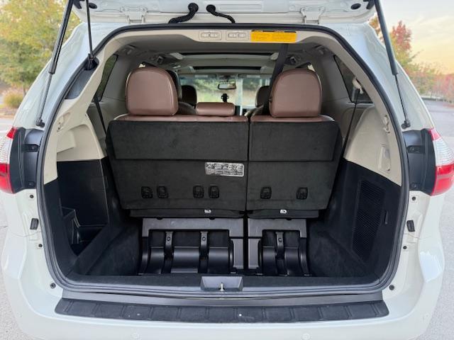 Toyota Sienna Limited Premium 7-Passenger 2017