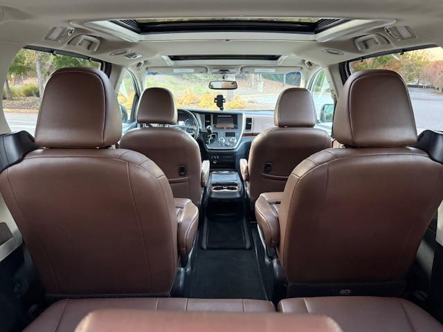 Toyota Sienna Limited Premium 7-Passenger 2017