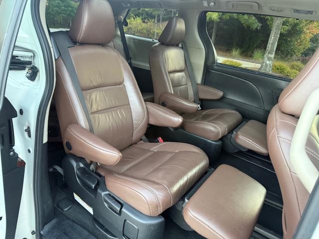 Toyota Sienna Limited Premium 7-Passenger 2017