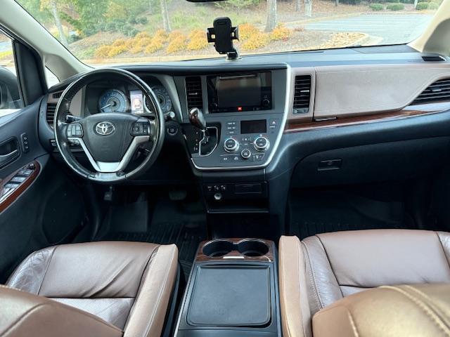 Toyota Sienna Limited Premium 7-Passenger 2017