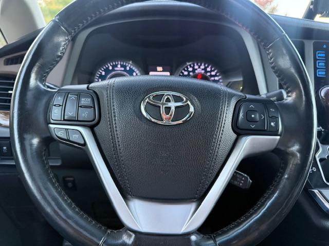 Toyota Sienna Limited Premium 7-Passenger 2017