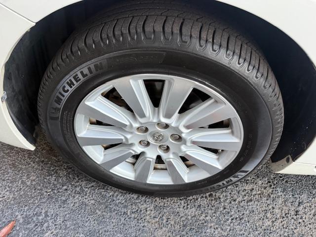 Toyota Sienna Limited Premium 7-Passenger 2017