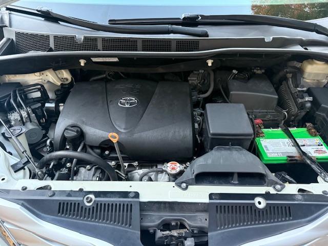 Toyota Sienna Limited Premium 7-Passenger 2017