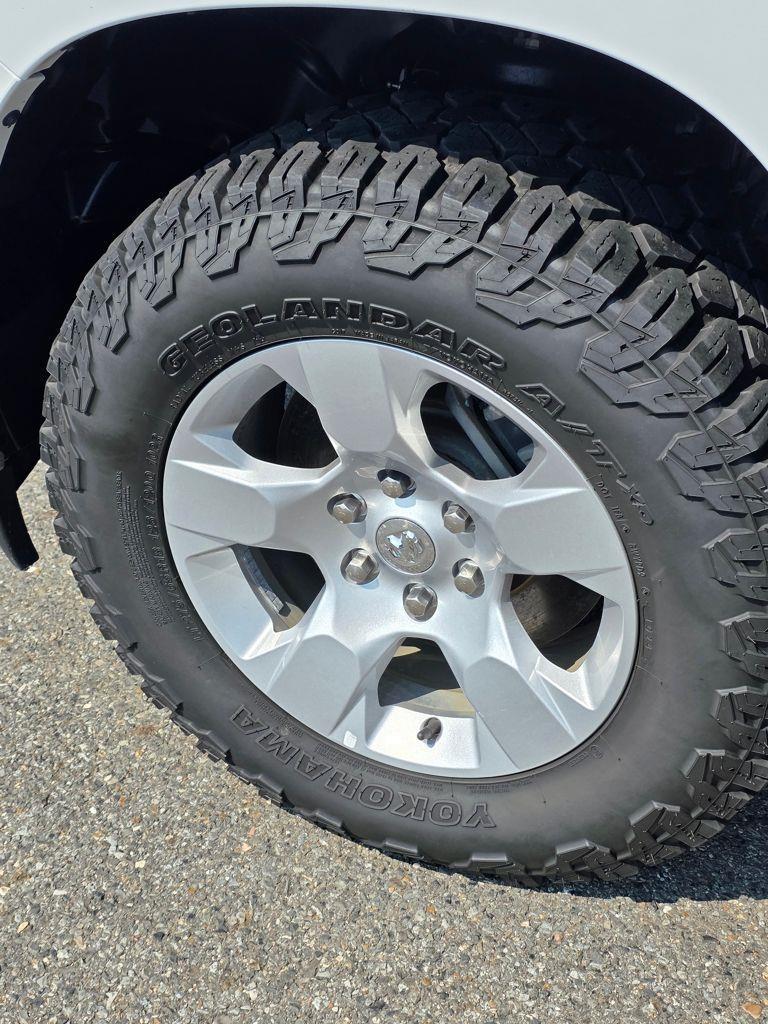 RAM 1500 Tradesman Crew Cab SWB 4WD 2023