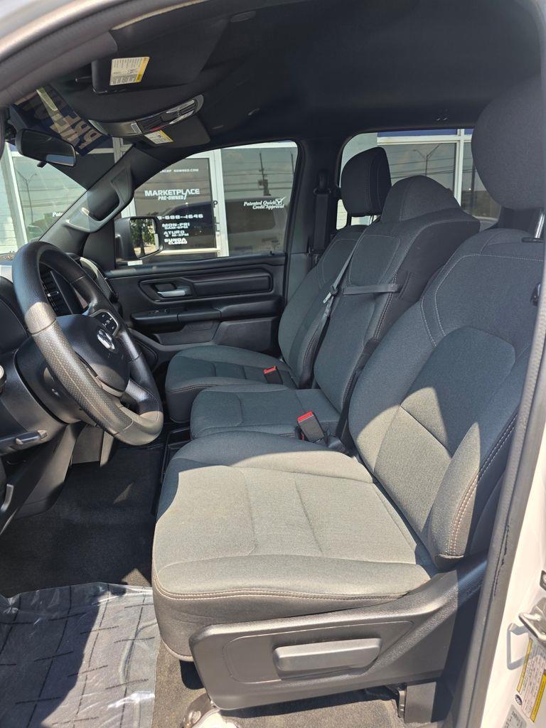 RAM 1500 Tradesman Crew Cab SWB 4WD 2023