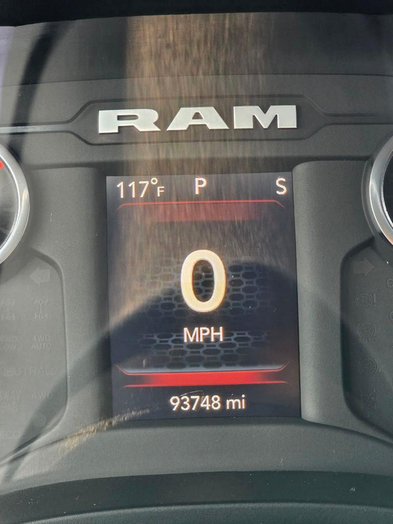 RAM 1500 Tradesman Crew Cab SWB 4WD 2023