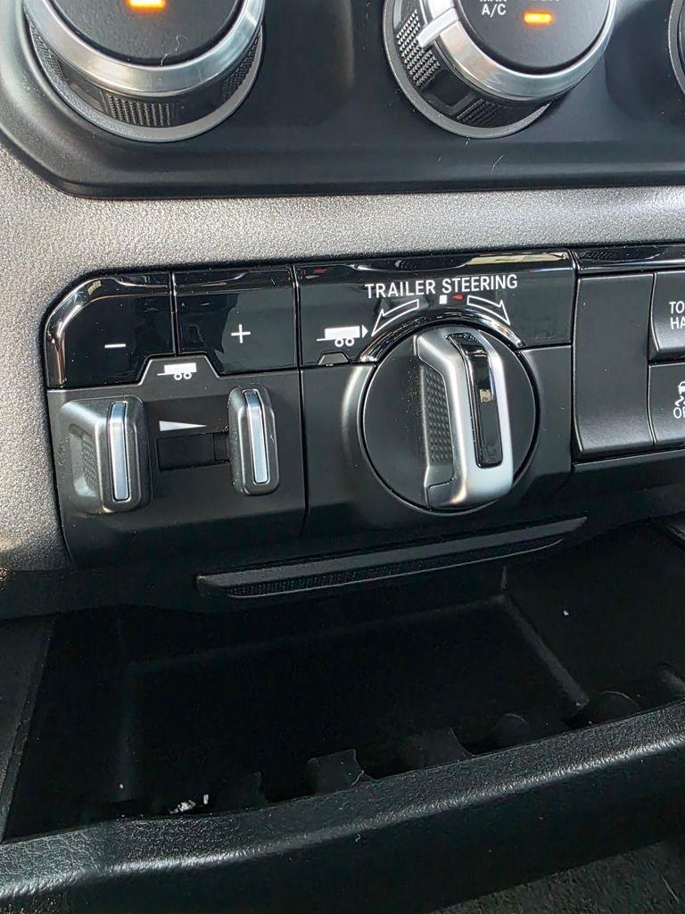 RAM 1500 Tradesman Crew Cab SWB 4WD 2023