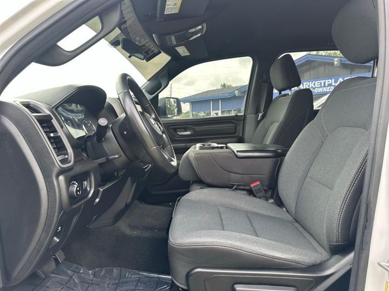 RAM 1500 Tradesman Crew Cab SWB 4WD 2023