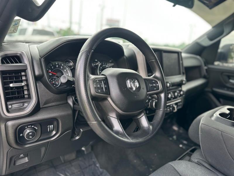 RAM 1500 Tradesman Crew Cab SWB 4WD 2023