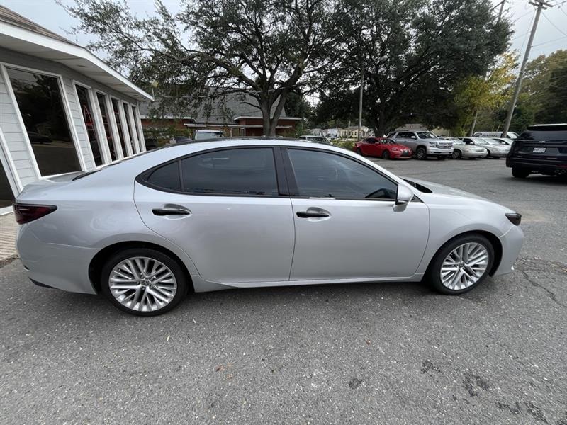 Lexus ES 350 Sedan 2017