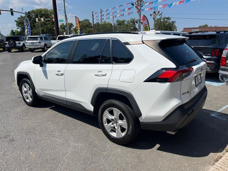 Toyota RAV4 XLE 2021