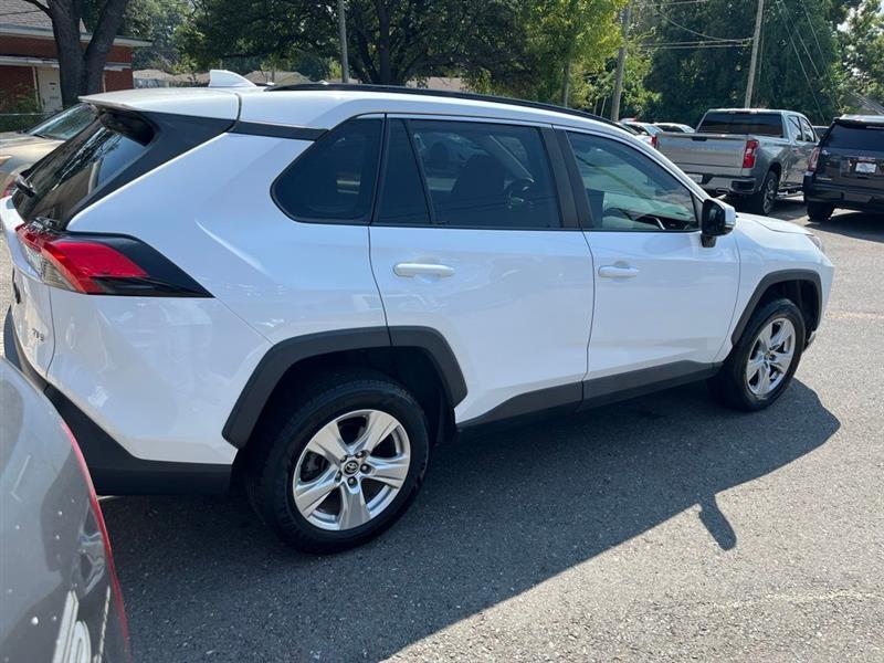 Toyota RAV4 XLE 2021