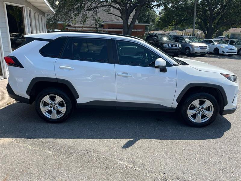 Toyota RAV4 XLE 2021