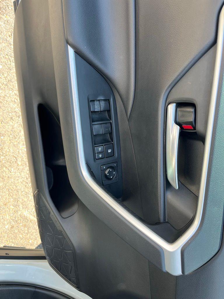 Toyota RAV4 XLE 2021