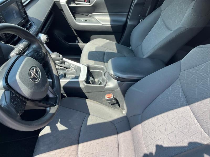 Toyota RAV4 XLE 2021