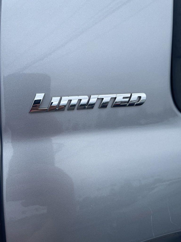 Toyota Tundra Limited 5.7L CrewMax 4WD 2019