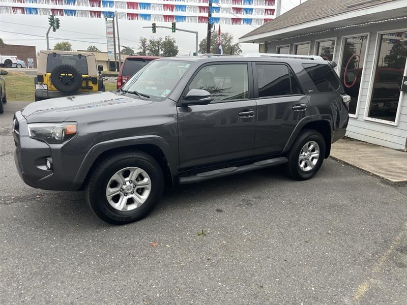 Toyota 4Runner SR5 2WD 2015
