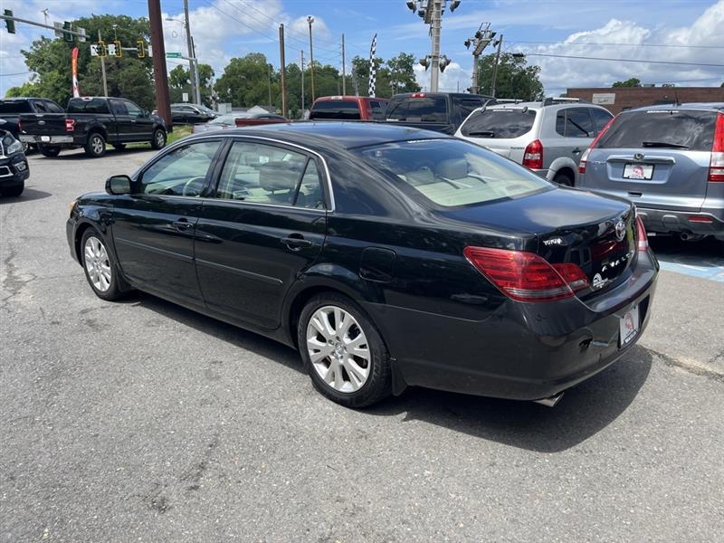Toyota Avalon  2008