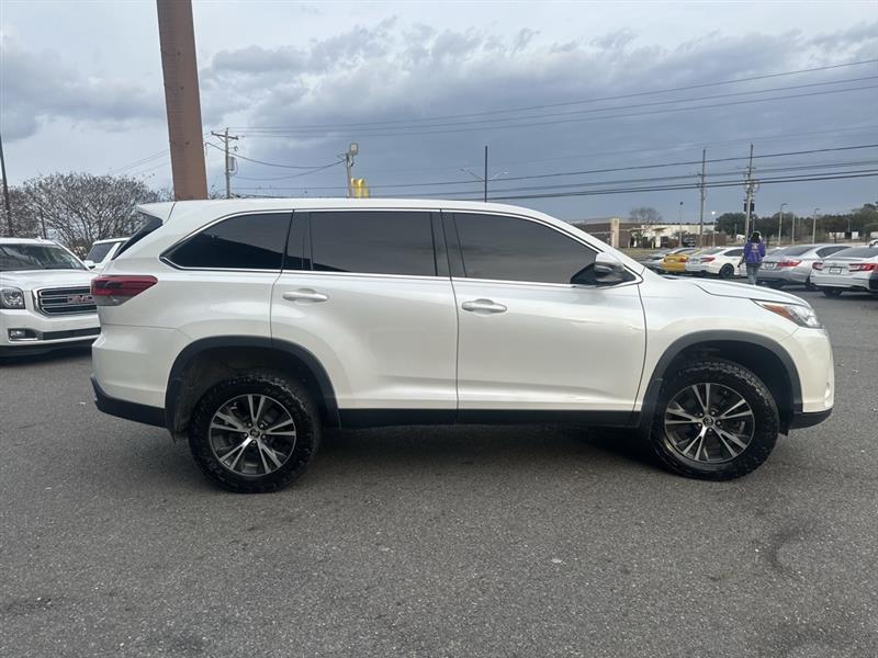 Toyota Highlander LE FWD I4 2019