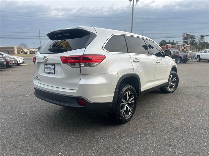 Toyota Highlander LE FWD I4 2019