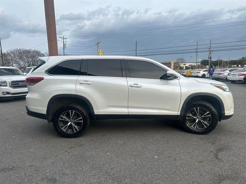 Toyota Highlander LE FWD I4 2019